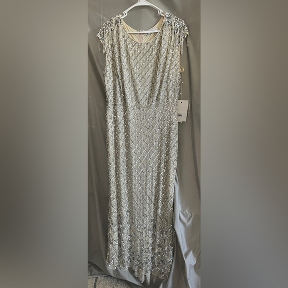 Mac Duggal 5642 NWT EMBELLISHED CRYSTAL CAP SLEEVE COLUMN GOWN - Picture 6 of 9